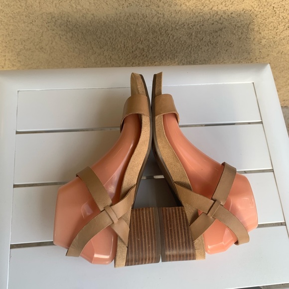 Lucky Brand nude tan leather Pagona sandals block heel size 9.5M - Picture 6 of 14